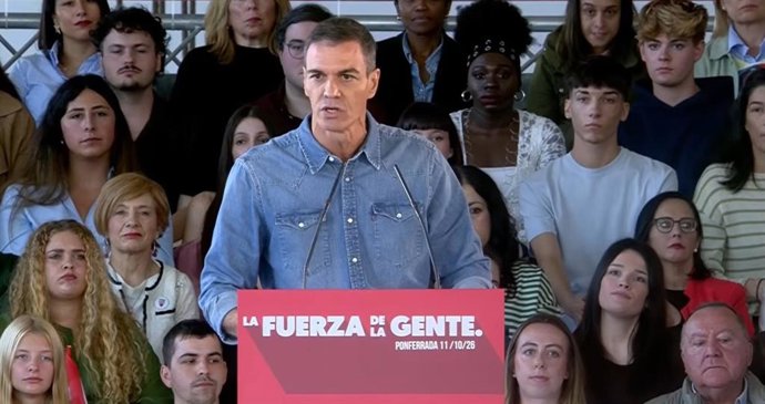 O presidente do Governo, Pedro Sánchez, durante o comício em Ponferrada (León).