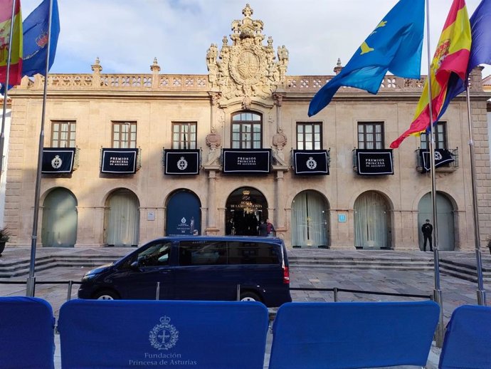 Hotel Eurostars de la Reconquista de Oviedo engalanado por la entrega de los Premios Princesa de Asturias.