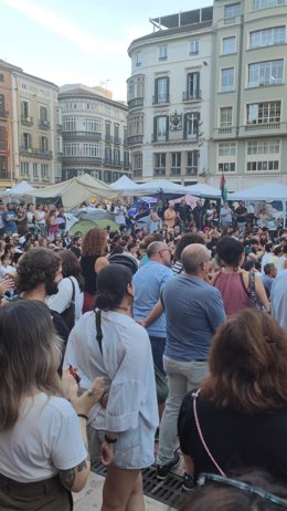 Asamblea de la acampada por la vivienda en Málaga.
