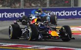 Foto: Verstappen arrasa en Singapur y Antonelli tendrá su primer 'match point' en Austin