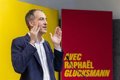 Raphaël Glucksmann gana de forma aplastante las primarias presidenciales socialistas en Francia