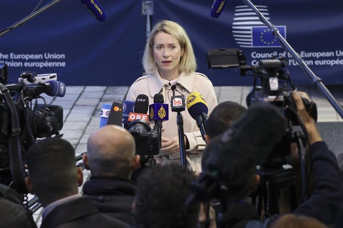 La Alta Representante de la Unión Europea para Política Exterior, Kaja Kallas, en declaraciones a la prensa a su llegada al Consejo de Asuntos Exteriores (CAE) que se celebra este lunes en Luxemburgo.