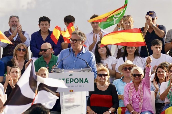 Imagen del vicepresidente segundo y consejero de Turismo, Justicia, Desregulación y Administración Local del Gobierno andaluz y presidente Vox en Andalucía, Manuel Gavira en un acto de precampaña en Estepona (Málaga). (Foto de archivo).