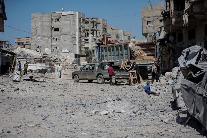 Imagen de archivo de una calle de Gaza tras los bombardeos de Israel.
