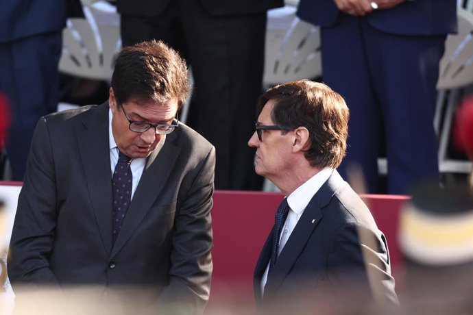 El ministre Óscar López i Illa abans de la desfilada