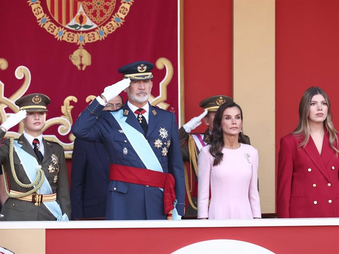 La Princesa Leonor y la Infanta Sofía, protagonistas de estilo junto a la Reina Letizia en el Día de la Hispanidad