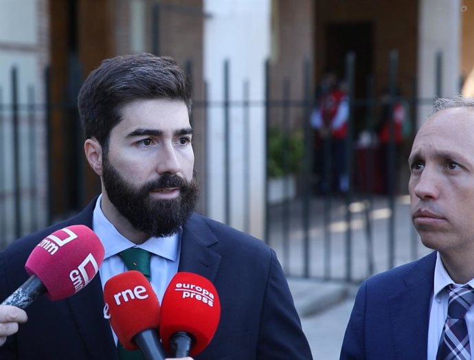 El diputado nacional de Vox Manuel Mariscal, y el presidente provincial de la formación, Daniel Arias.