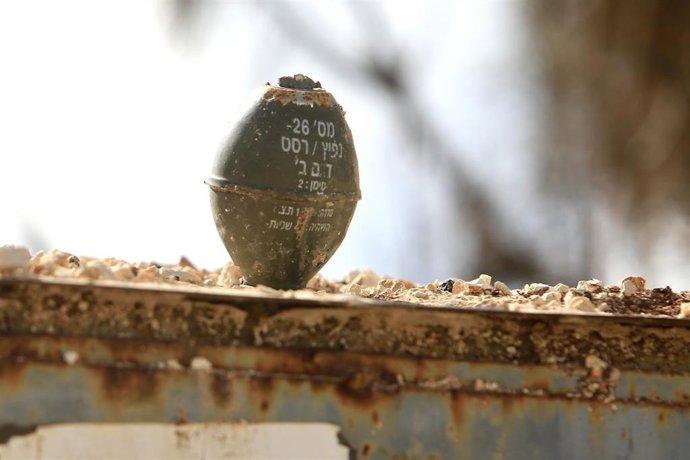 Archivo - Munición israelí sin explotar en Bint Jbeil, Líbano