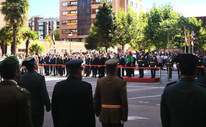 Arraiz destaca la "cercanía" y la "vocación de cuidar de las personas cuando más lo necesitan" de la Guardia Civil