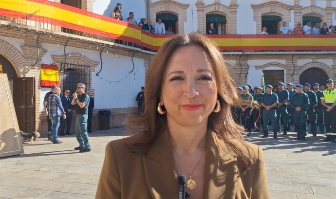 La delegada del Gobierno andaluz en Málaga, Patricia Navarro, en el acto central de conmemoración del Día del Pilar, patrona de la Guardia Civil, celebrado en Archidona.