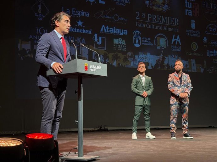 El concejal de Cultura, Educación, Museos y Tradiciones, Joaquín Pérez de la Blanca, en la segunda Gala de 'Almerienses sin filtro'.