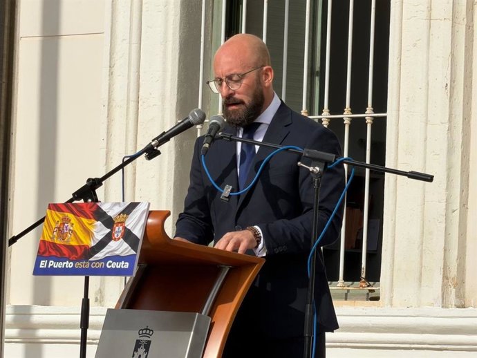 El alcalde de El Puerto de Santa María (Cádiz), Germán Beardo, en el acto del Día de la Hispanidad.