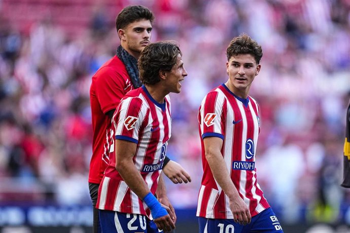 Giuliano Simeone y Julián Álvarez en un partido del Atletico de Madrid