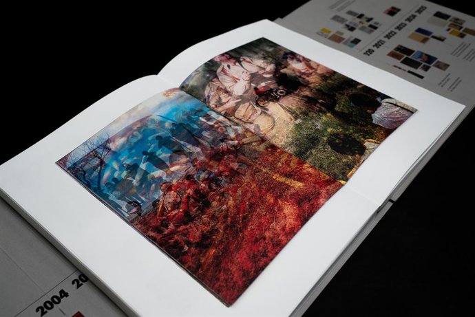 'Ecos De La Memoria', De Marta Martín Núñez, Finalista A Mejor Catálogo De Los Premios Paris Photo.