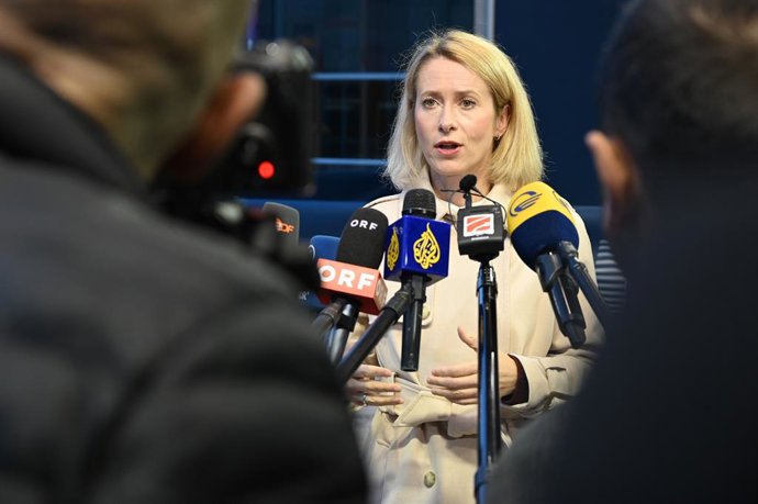 12 de outubro de 2026, Luxemburgo: Kaja Kallas, Alta Representante da UE para Assuntos Externos e Política de Segurança e vice-presidente da Comissão Europeia, fala com jornalistas durante uma reunião dos ministros das Relações Exteriores da UE. Foto: Ans