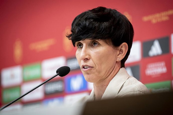 Archivo - Sonia Bermudez, head coach of Spain, attends a press conference to announce the list of summoned players ahead the FIFA Women's World Cup 2027 football matches of Spain Team against England and Ukraine at Ciudad del Futbol on April 07, 2026, in 