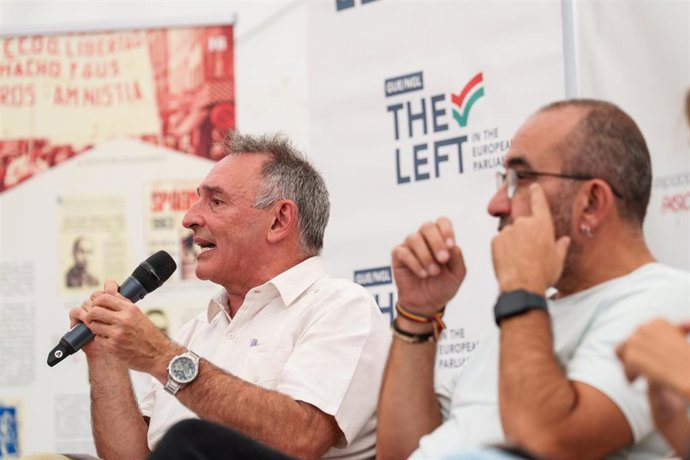 (I_D) El secretario general del PCE y diputado de Sumar, Enrique Santiago, durante el debate ‘El futuro del movimiento obrero y la izquierda’, en el Recinto Ferial Auditorio Miguel Ríos, a 27 de septiembre de 2026, en Rivas-Vaciamadrid, Madrid (España). 
