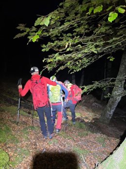 Rescatado esta noche un senderista que se lesionó la rodilla en Campoo de Suso