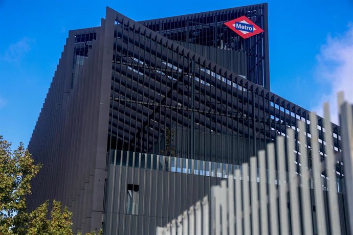 Archivo - Fachada de la nueva sede del Metro de Madrid 