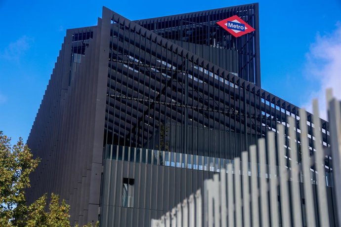 Archivo - Fachada de la nueva sede del Metro de Madrid 