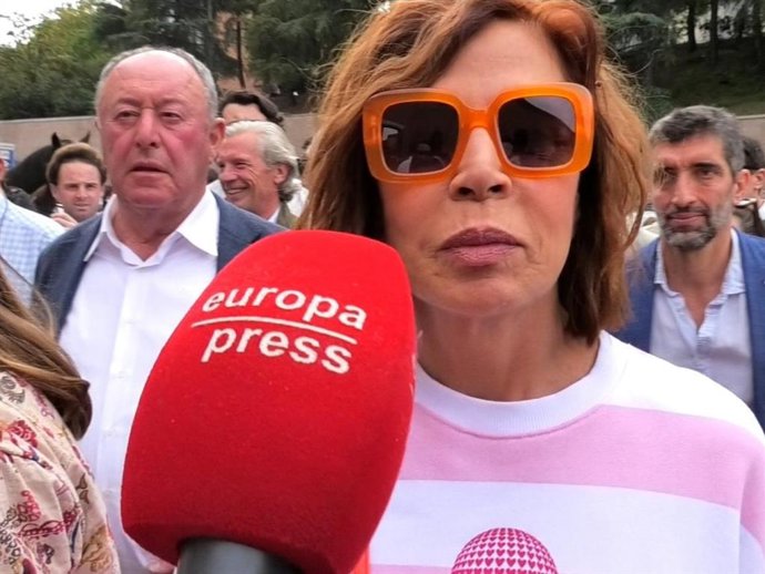 Agatha Ruiz de la Prada y Luis Miguel Rodríguez 'El Chatarrero' a su llegada a Las Ventas este lunes 12 de octubre