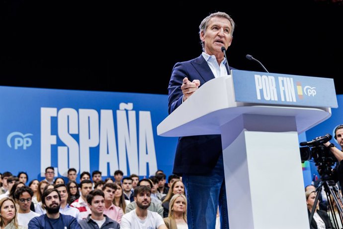 El presidente del Partido Popular, Alberto Núñez Feijóo, durante un acto de precampaña del Partido Popular (PP), en Ifema, a 10 de octubre de 2026, en Madrid (España). El PP ha celebrado hoy su primer acto de precampaña para las elecciones generales del 2