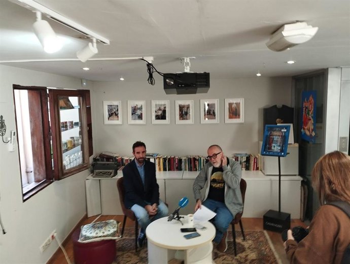 Presentación de las VIII Jornadas de Literatura de Terror Aplicada de Toledo 'Los Moradores de las Tinieblas', en la Librería Hoja Blanca.