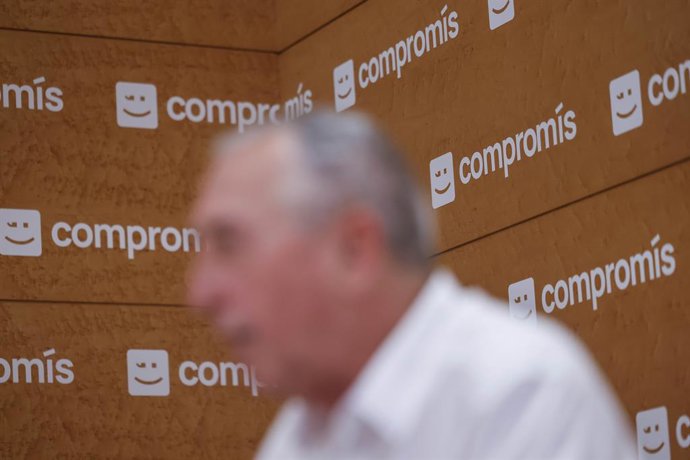 Archivo - Arxiu - El síndic de Compromís, Joan Baldoví, en una entrevista amb Europa Press