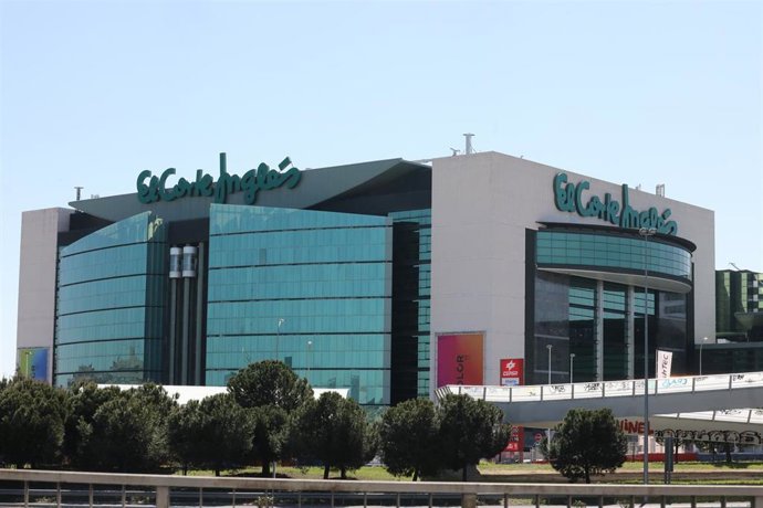 Archivo - Uno de los centros del Corte Inglés  