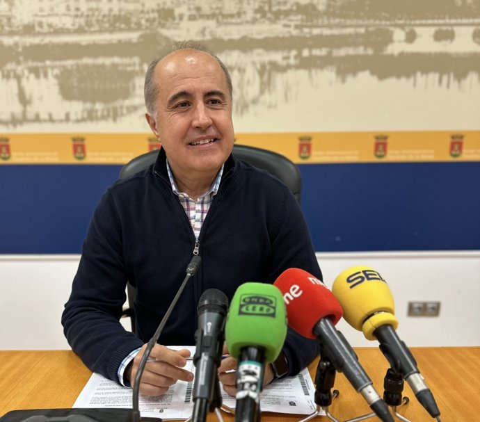 El portavoz del equipo de Gobierno, Jesús García-Barroso, en rueda de prensa.