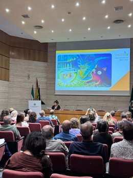 La UNIA realiza en la Sede Tecnológica de Málaga el taller de dibujo urbano Mediterráneo.