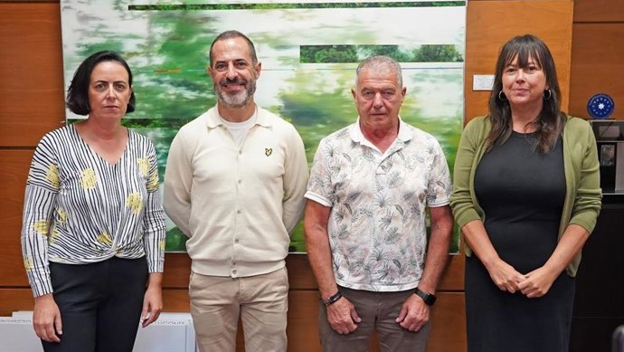 Ángel García, Segundo Por La Izquierda