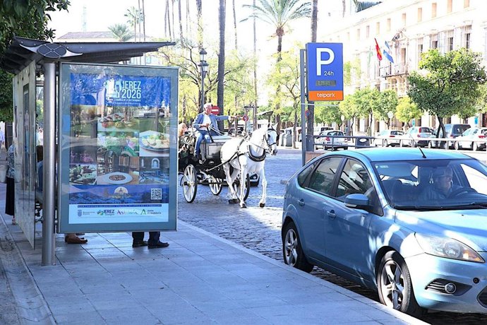 Marquesina de una parada de autobús urbano en Jerez de la Frontera (Cádiz)