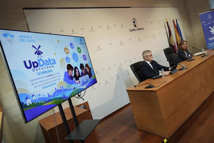 Presentación del concurso educativo 'UpData Datathon'.