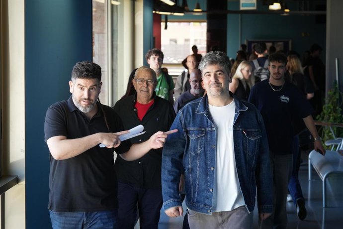 A banda Estopa participa de uma coletiva de imprensa na Faculdade de Geografia e História da Universidade de Barcelona (UB) para anunciar seu novo álbum e turnê para 2027