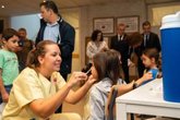 Foto: La Xunta inicia la vacunación antigripal sin pinchazo en 75 colegios gallegos