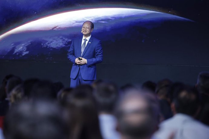 Archivo - El CEO de Geely Auto International Corporation, Alex Nan, en la factoría de Ford en Almussafes