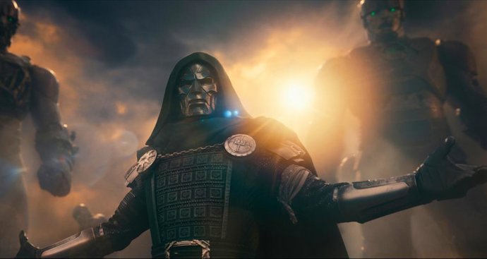 Nuevo y épico póster de Vengadores Doomsday con los héroes vs los Centinelas de Doom