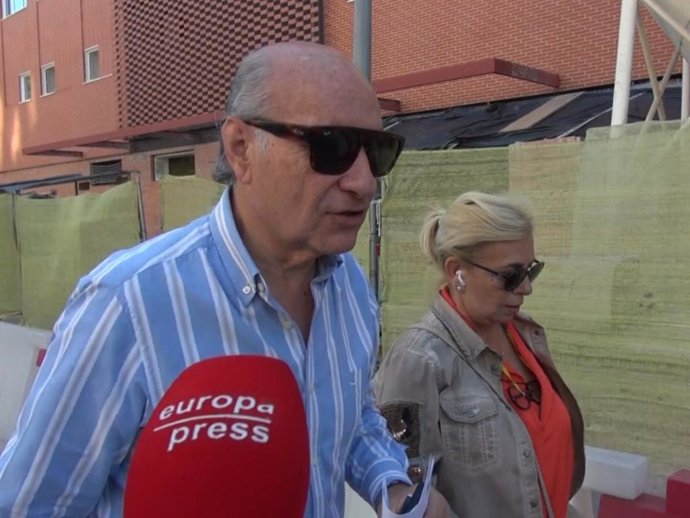 Carmen Borrego acompaña a José Carlos Bernal al médico tras el susto de su desmayo en la boda de Sandra Barneda