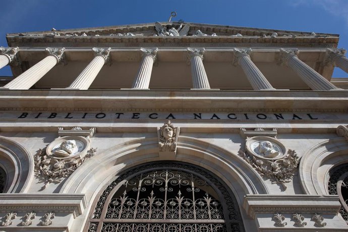 Archivo - Fachada de la Biblioteca Nacional, a 25 de septiembre de 2025, en Madrid (España). 