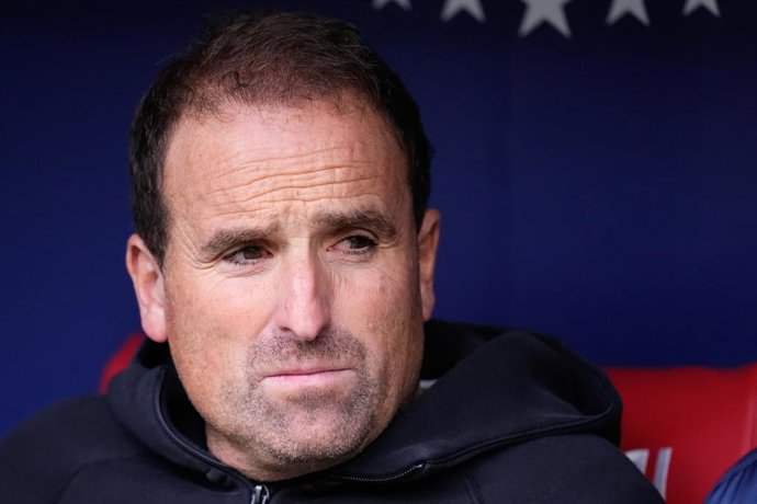 Archivo - Jagoba Arrasate, head coach of RCD Mallorca, looks on during the Spanish League, LaLiga EA Sports, football match played between Atletico de Madrid and RCD Mallorca at Riyadh Air Metropolitano stadium on January 25, 2026, in Madrid, Spain.