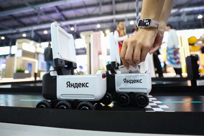 Archivo - Imagen del stand de Yandex en el foro de San Petersburgo, a 12 de septiembre de 2026 