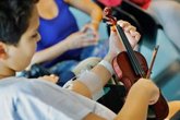 Foto: La Orquesta Sinfónica de Baleares inicia sus visitas musicales a la Unidad de Pediatría del Hospital Son Espases