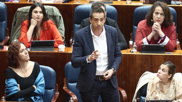 El diputado de Más Madrid en la Asamblea, Emilio Delgado, durante el pleno de la Asamblea de Madrid, a 8 de octubre de 2026, en Madrid (España).