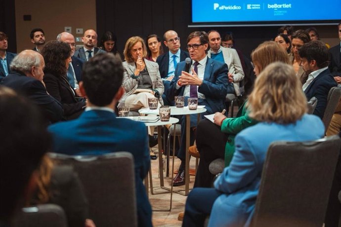 Illa en la tribuna European Bridges
