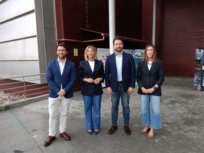 (Por La Izda) El  El Presidente Del PP De Gijón, Andrés Ruiz, La Senadora 'Popular' Alicia García, El Presidesidente Del PP En Asturias, Álvaro Queipo, Y  La Vicealcaldesa De Gijón Y Concejala De Economía, Empleo, Turismo E Innovación, Ángela Pumariega.