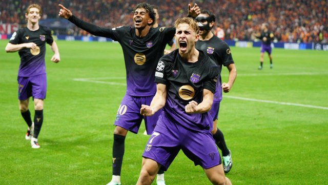 Fermín López celebra el segundo gol del FC Barcelona ante el Galatasaray en la Champions League