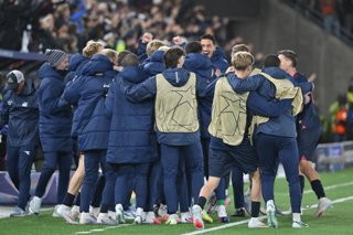 13 October 2026, Norway, Stavanger: Viking Stavanger players celebrate after scoring their side's second goal of the game during the UEFA Champions League group stage match between Viking Stavanger and FC Bayern Munich at Lyse Arena· Photo: Peter Kneffel/