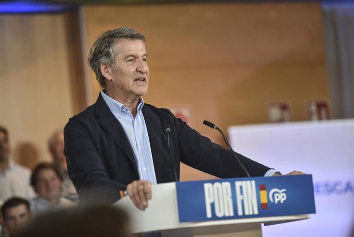 El presidente del Partido Popular, Alberto Núñez Feijóo, interviene en un acto del PP de Aragón, a 13 de octubre de 2026, en Huesca, Aragón (España).
