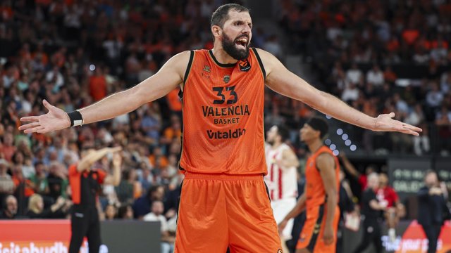 Nikola Mirotic con Valencia Basket